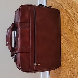 NWT Bosca leather stringer bag